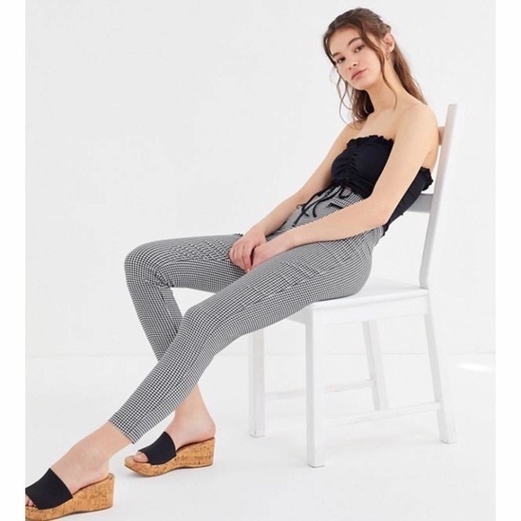 Urban Outfitters Susie High-Waisted Gingham Pants - Picture 5 of 7